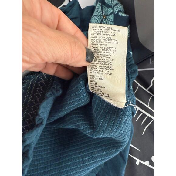 By Anthropologie Smocked Embroidered Floral Top Women’s XS Turquoise Green $98 - Picture 7 of 8